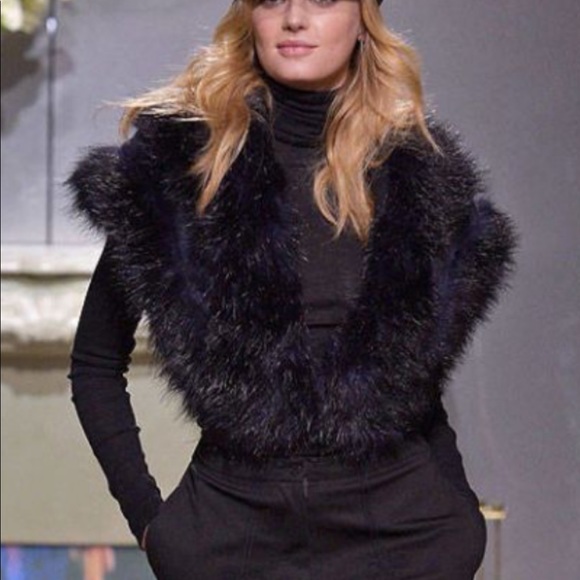 H&M Exclusive Autumn Collection Fur Stole Vest - Picture 6 of 14